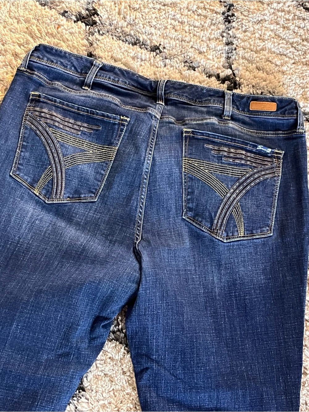 Seven7 Women’s Bootcut Jeans Dark Wash Stretch Denim Mid Rise Size 24 - Picture 6 of 7